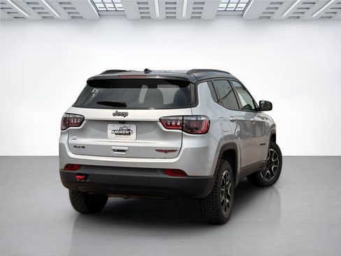 Used 2025 Jeep Compass Trailhawk AWD/4WD image 5