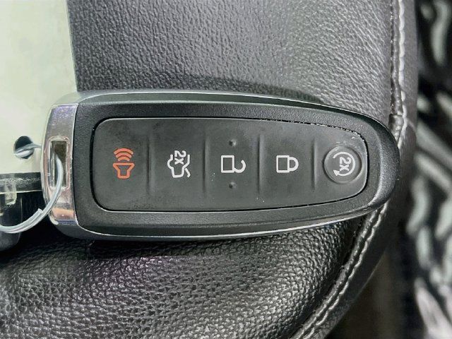 Used 2018 Ford Escape Titanium w/ Ford Safe & Smart Package FWD image 33