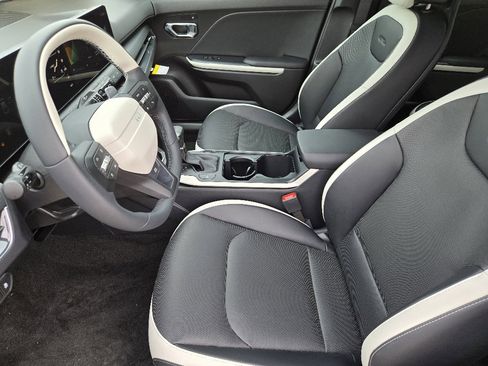 New 2026 Kia K4 GT-Line image 9