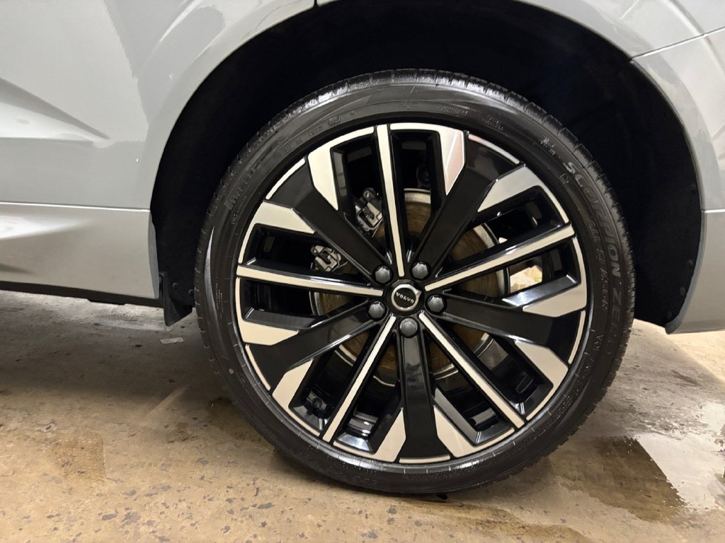 Certified 2026 Volvo XC60 T8 Ultra w/ Protection Package Premier AWD/4WD image 36