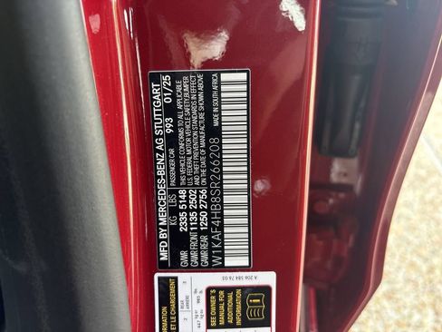 Used 2025 Mercedes-Benz C 300 4MATIC Sedan image 35