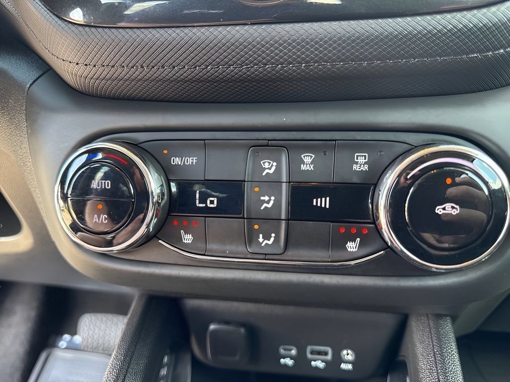 Used 2023 Chevrolet TrailBlazer LT w/ Convenience Package AWD/4WD image 21