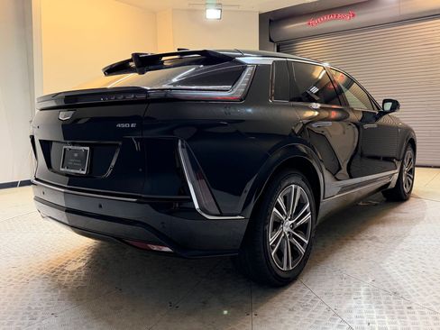 Certified 2024 Cadillac Lyriq Luxury RWD image 8