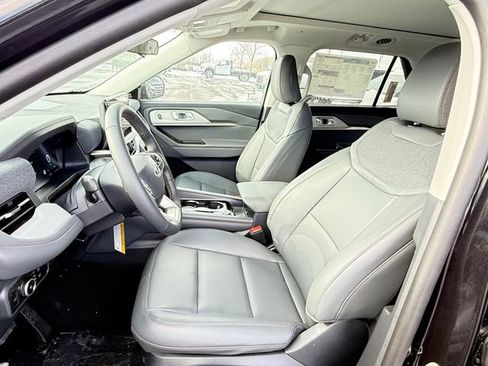 New 2026 Ford Explorer Active w/ Active Comfort Package image 8