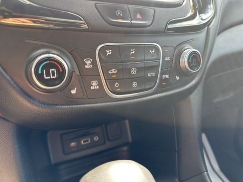 Used 2022 Chevrolet Equinox RS w/ RS Leather Package image 41