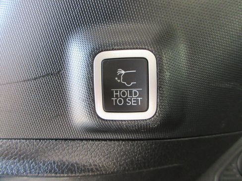 Used 2024 Jeep Grand Cherokee Trailhawk AWD/4WD image 60