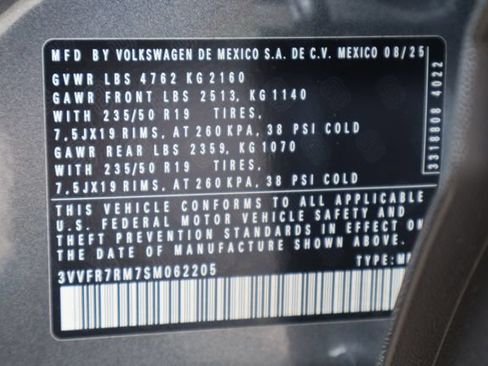 Certified 2025 Volkswagen Tiguan SE FWD image 28