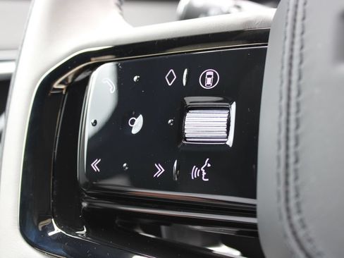 Used 2026 Land Rover Range Rover Velar S AWD/4WD image 19