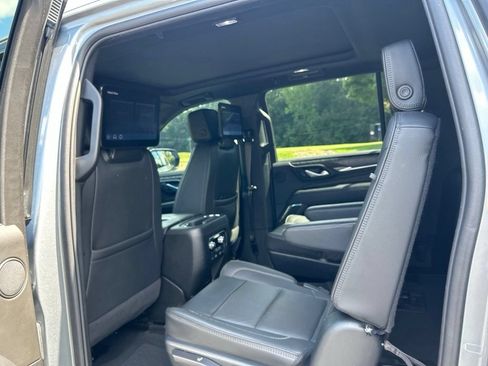 Used 2024 GMC Yukon XL Denali w/ Advanced Technology Package AWD/4WD image 44