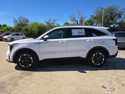 New 2026 Kia Sorento S w/ S Panoramic Sunroof Package FWD image 5
