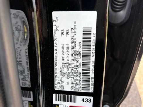 Used 2025 Toyota Tacoma SR5 image 15