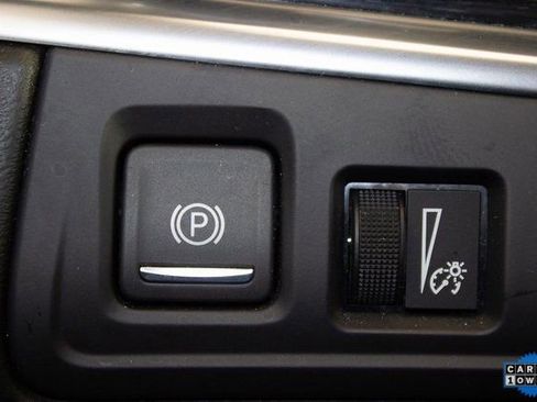 Used 2025 Cadillac XT5 Premium Luxury image 34