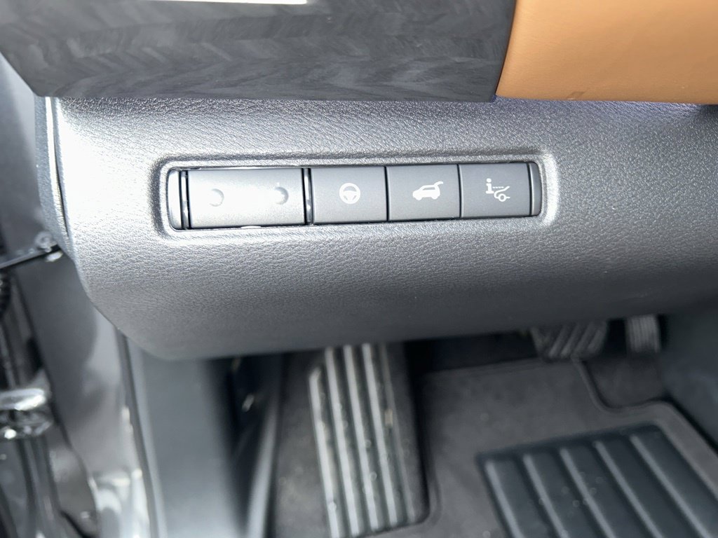 New 2026 Nissan Pathfinder Platinum w/ Cargo Package FWD image 19