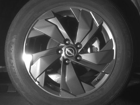 Used 2025 Nissan Rogue SV image 13