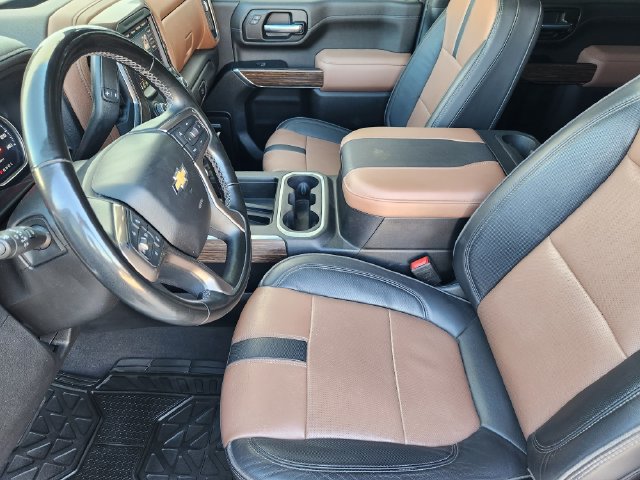 Used 2023 Chevrolet Silverado 2500 High Country w/ Technology Package AWD/4WD image 4