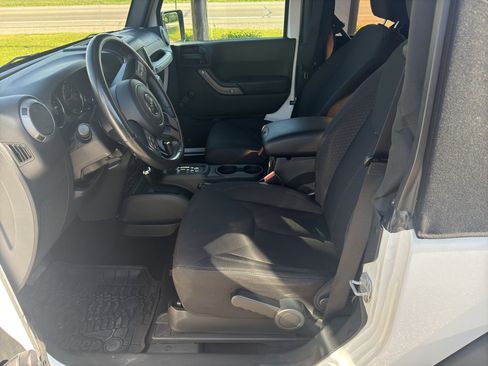 Used 2017 Jeep Wrangler Sport AWD/4WD image 16