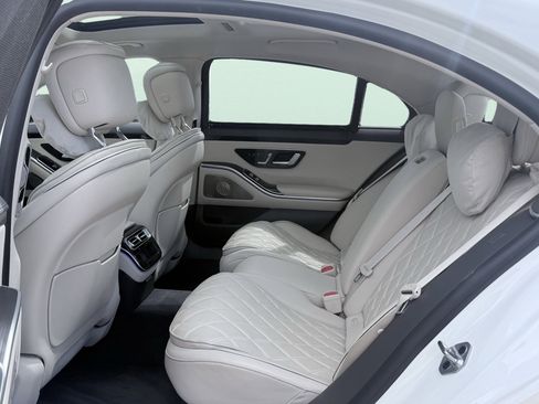 Used 2022 Mercedes-Benz S 580 4MATIC Sedan w/ AMG Line Package image 29