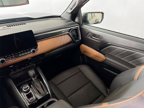 Used 2024 GMC Canyon AT4 w/ AT4 Premium Package image 21