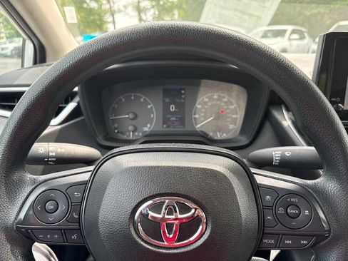Used 2025 Toyota Corolla LE FWD image 13