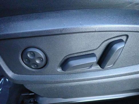 Used 2025 Audi Q5 e Premium Plus w/ Premium Plus Package image 14