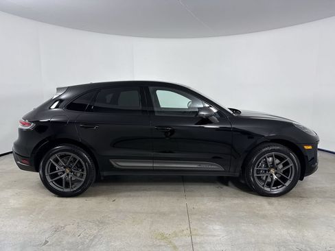 Certified 2025 Porsche Macan Turbo AWD/4WD image 8