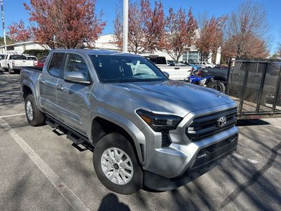 New 2025 Toyota Tacoma SR5