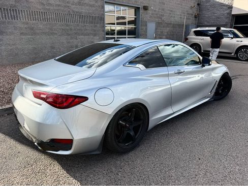 Used 2018 INFINITI Q60 3.0t Luxe RWD image 4