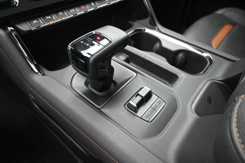 Used 2024 GMC Sierra 1500 AT4 w/ Technology Package AWD/4WD image 30