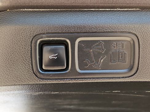 Used 2020 Ford Expedition Limited image 9