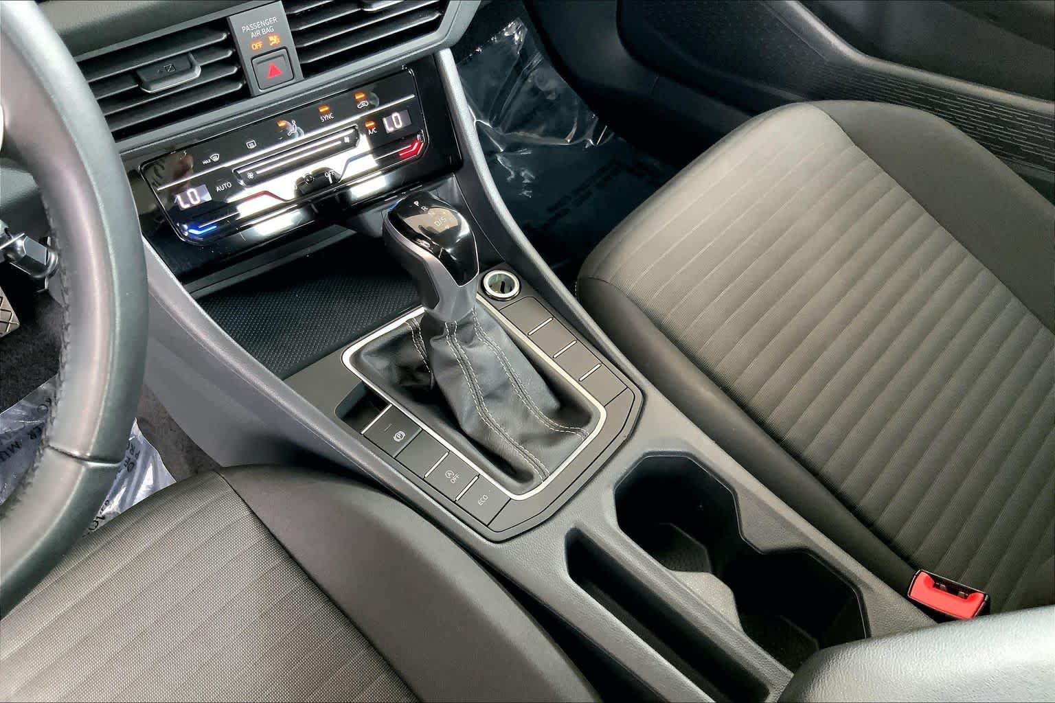 Used 2025 Volkswagen Jetta S FWD image 15