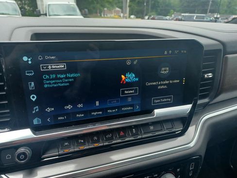 Used 2025 Chevrolet Silverado 1500 High Country AWD/4WD image 10