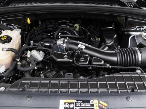 Used 2023 Jeep Grand Cherokee Limited w/ Luxury Tech Group II AWD/4WD image 42