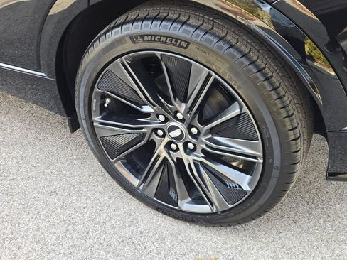 New 2026 Cadillac Lyriq Signature Sport AWD/4WD image 14
