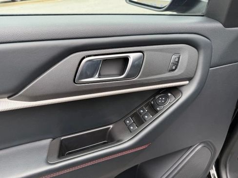 Certified 2025 Ford Explorer ST-Line AWD/4WD image 11