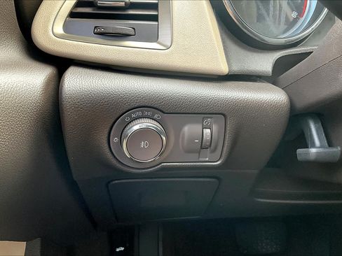Used 2015 Buick Verano Leather w/ Experience Buick Package FWD image 35