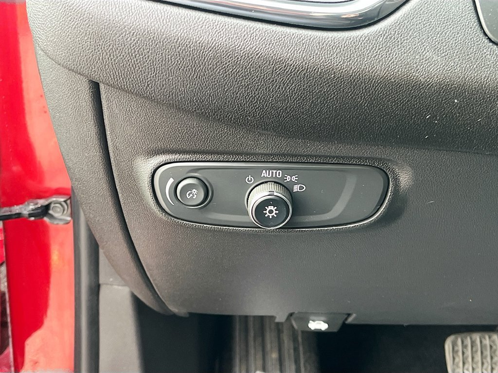Used 2024 Chevrolet Equinox RS w/ LPO, Floor Liner Package AWD/4WD image 10
