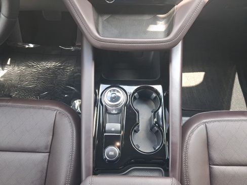 Used 2026 Ford Explorer Platinum RWD image 13