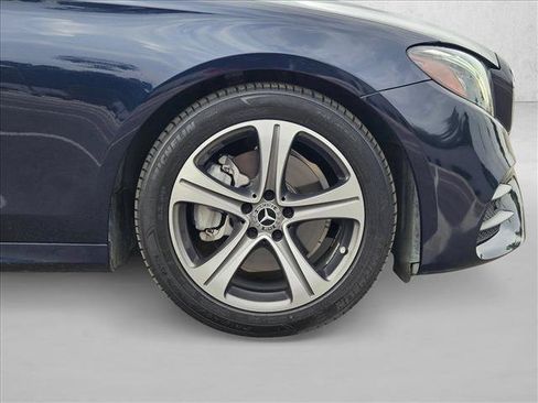 Used 2019 Mercedes-Benz E 300 image 5