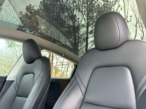 Used 2023 Tesla Model Y Performance image 24