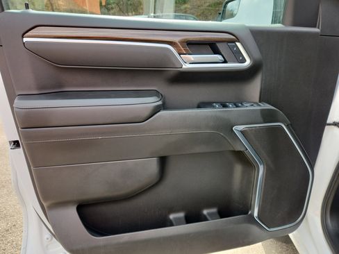 Used 2025 Chevrolet Silverado 1500 LT AWD/4WD image 21