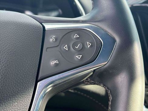 Used 2023 Chevrolet Traverse LT image 20
