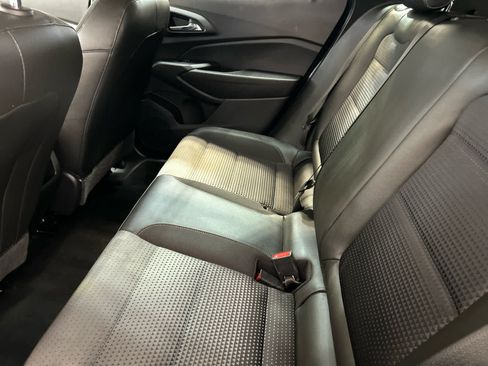Used 2024 Chevrolet Trax LT w/ Driver Confidence Package FWD image 5