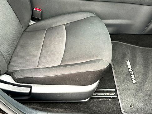 Used 2024 Nissan Sentra SV FWD image 25