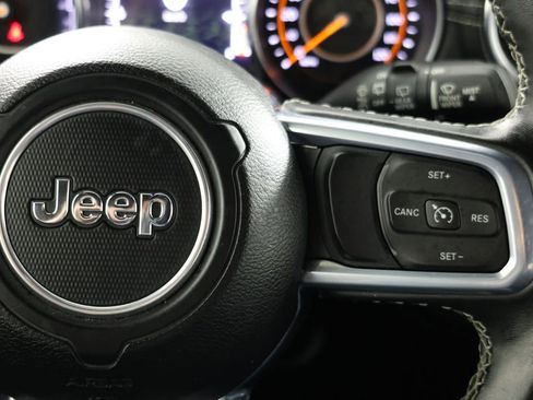 Used 2020 Jeep Wrangler Unlimited Sahara image 27