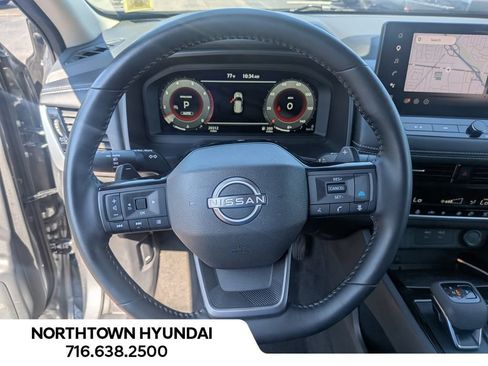 Used 2026 Nissan Rogue SL AWD/4WD image 7