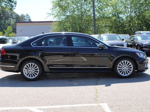 Used 2016 Volkswagen Passat 1.8T SE FWD image 5