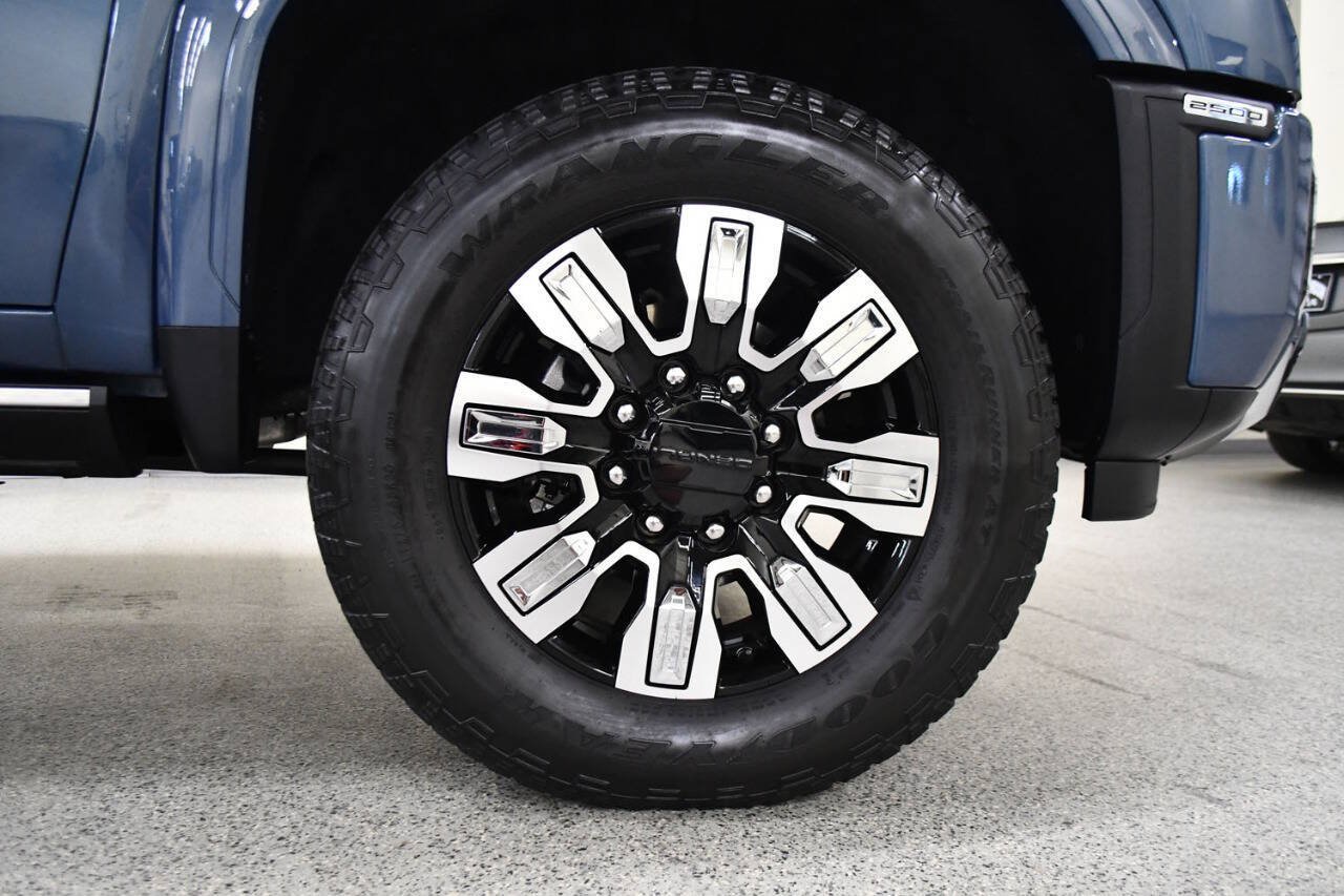Used 2025 GMC Sierra 2500 Denali w/ Denali Reserve Package AWD/4WD image 38