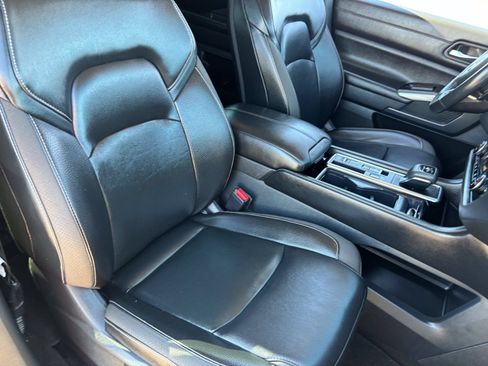 Certified 2023 Nissan Pathfinder SL FWD image 11