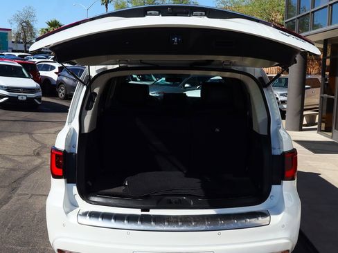 Used 2022 INFINITI QX80 Luxe w/ All-Season Package image 22