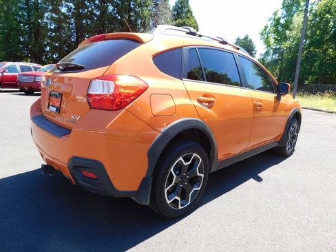 Used 2014 Subaru Crosstrek 2.0i Premium w/ Moonroof Package AWD/4WD image 2